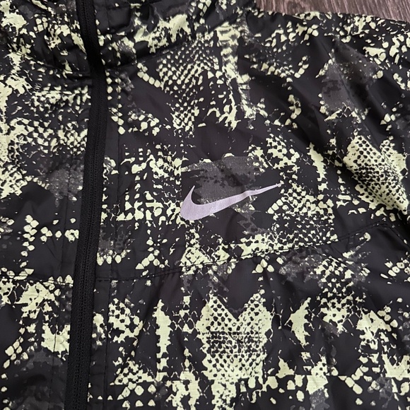 Nike Running Lightweight Jacket Womens size XS Snakeskin Removable Hood-Vented - Picture 6 of 9